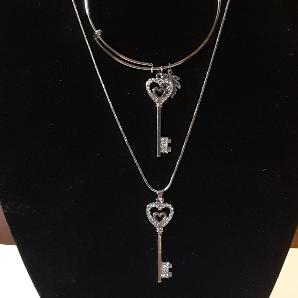 🆕️ Key to my Heart Necklace Set